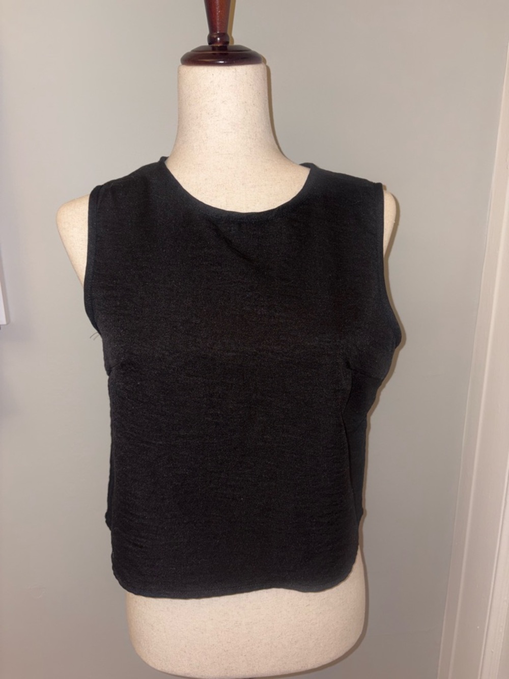 SHEIN Black Cropped Crewneck Tank